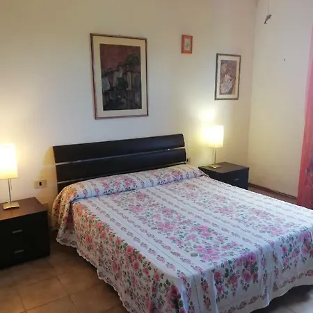 Casa Vacanze * 福洛尼卡